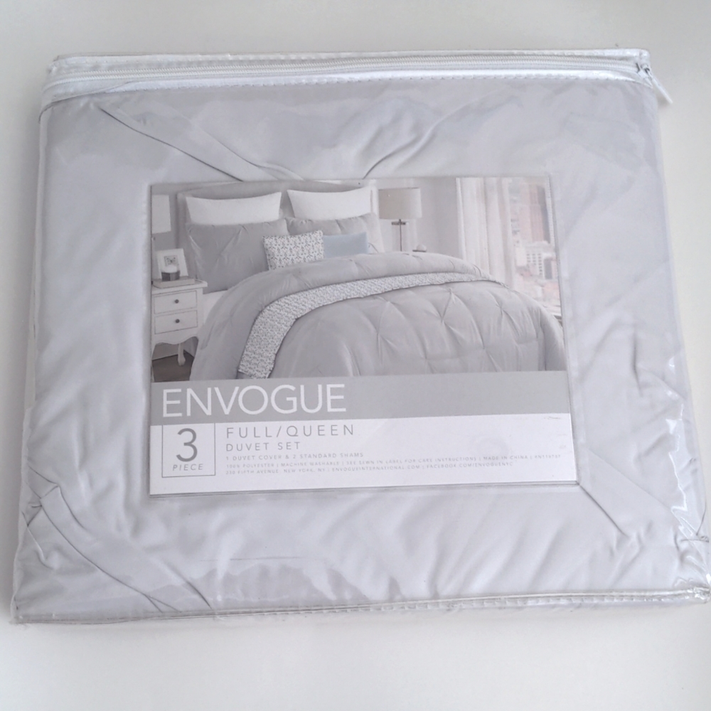 New Envogue Light Gray Pintuck  Full / Queen Duvet Set